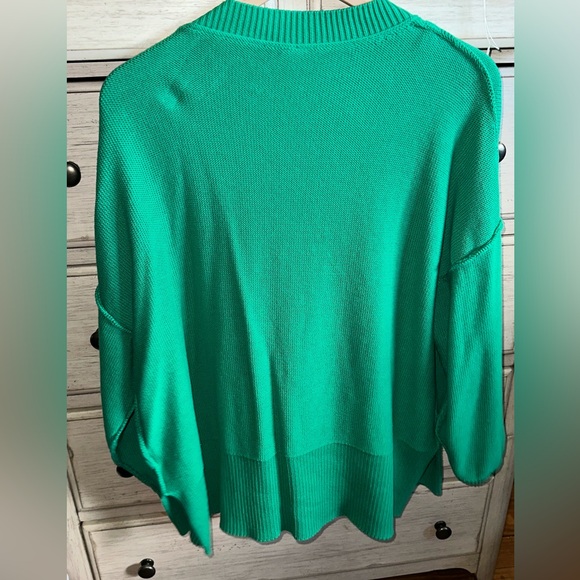 Green dolman sweater - Picture 3 of 4